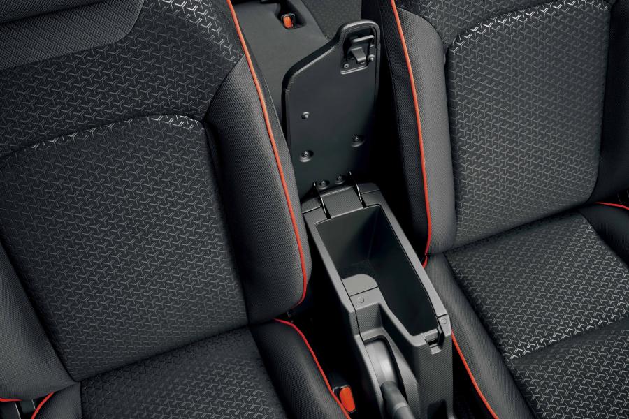 Интерьер Daihatsu Rocky 2019 года  (фото 13 из 40)